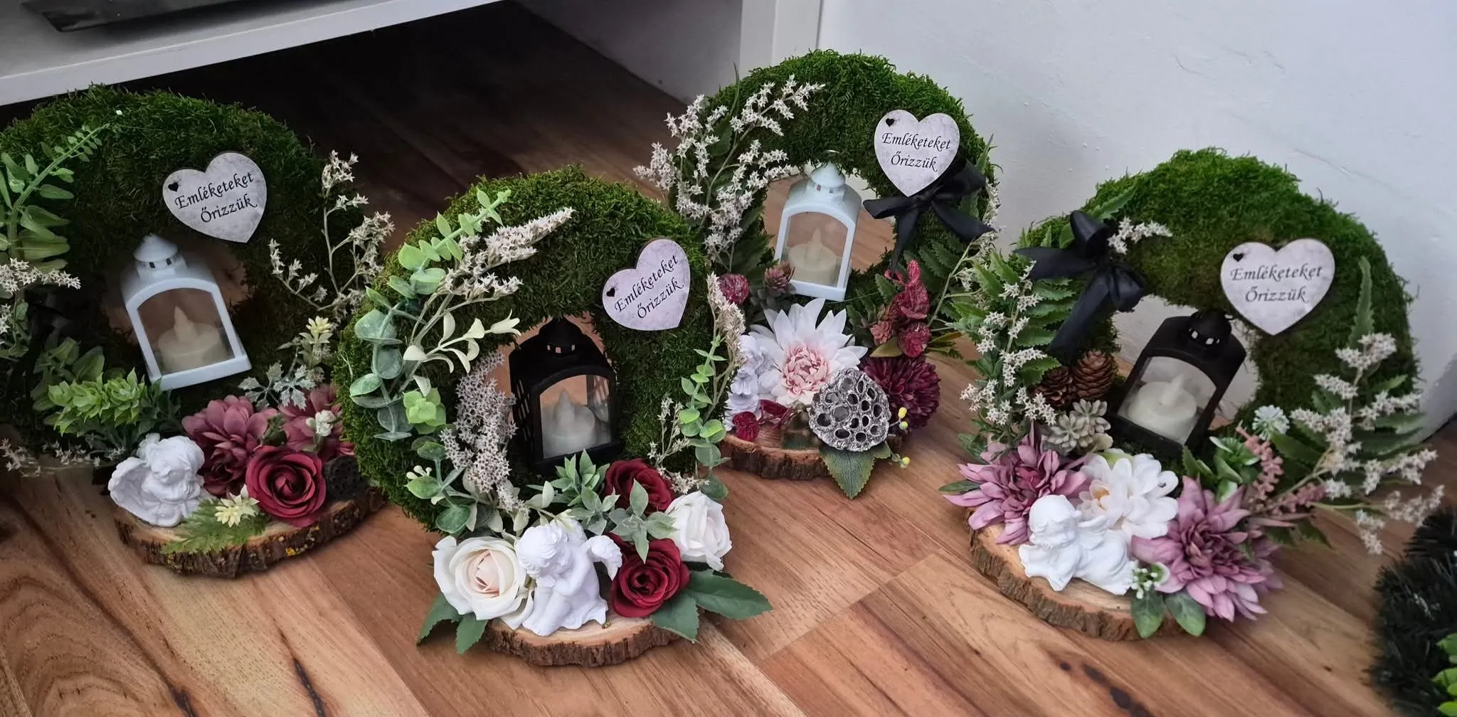 Temetési virágkoszorú közelről