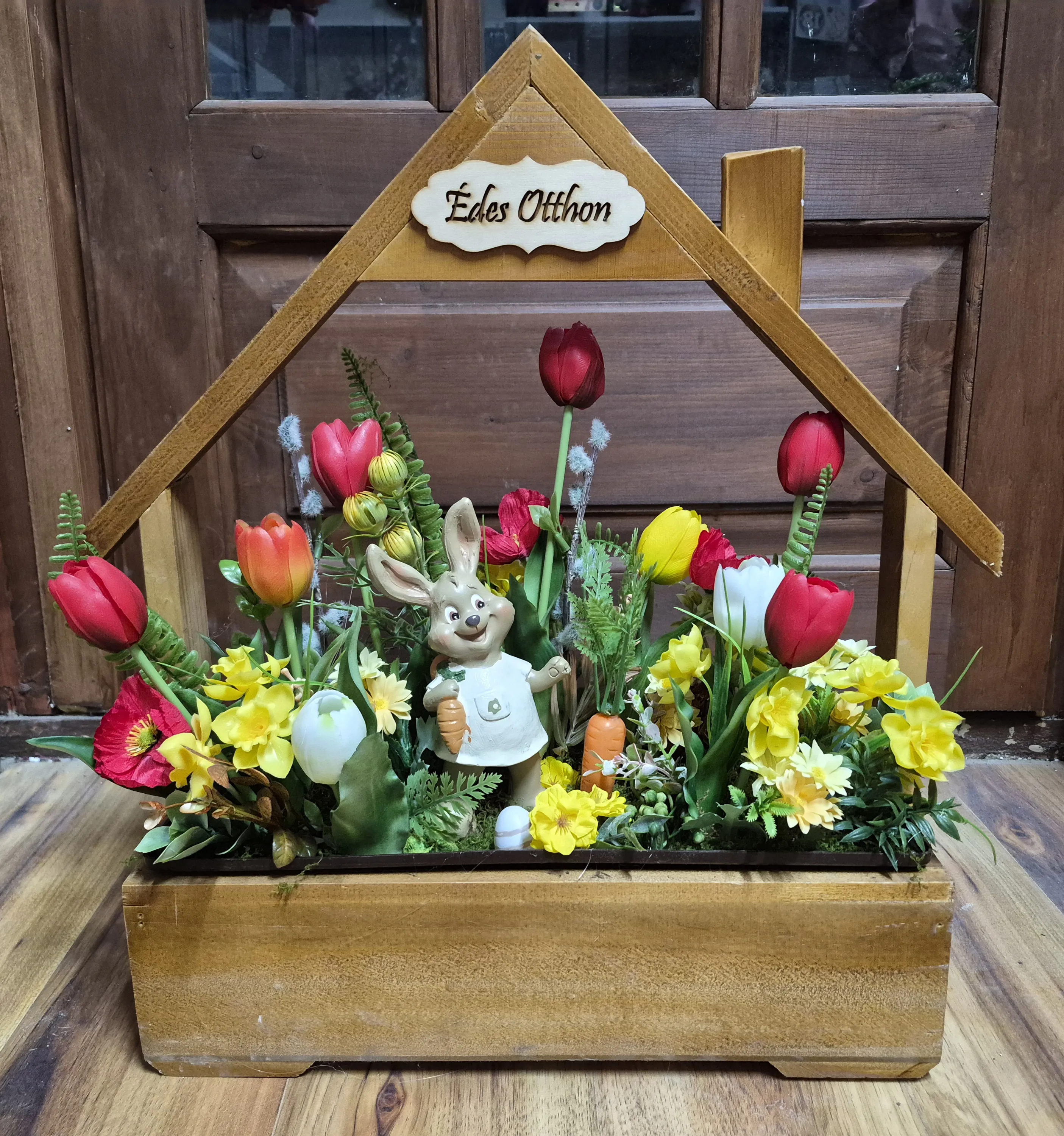 Lakásdekor virágkompozíció