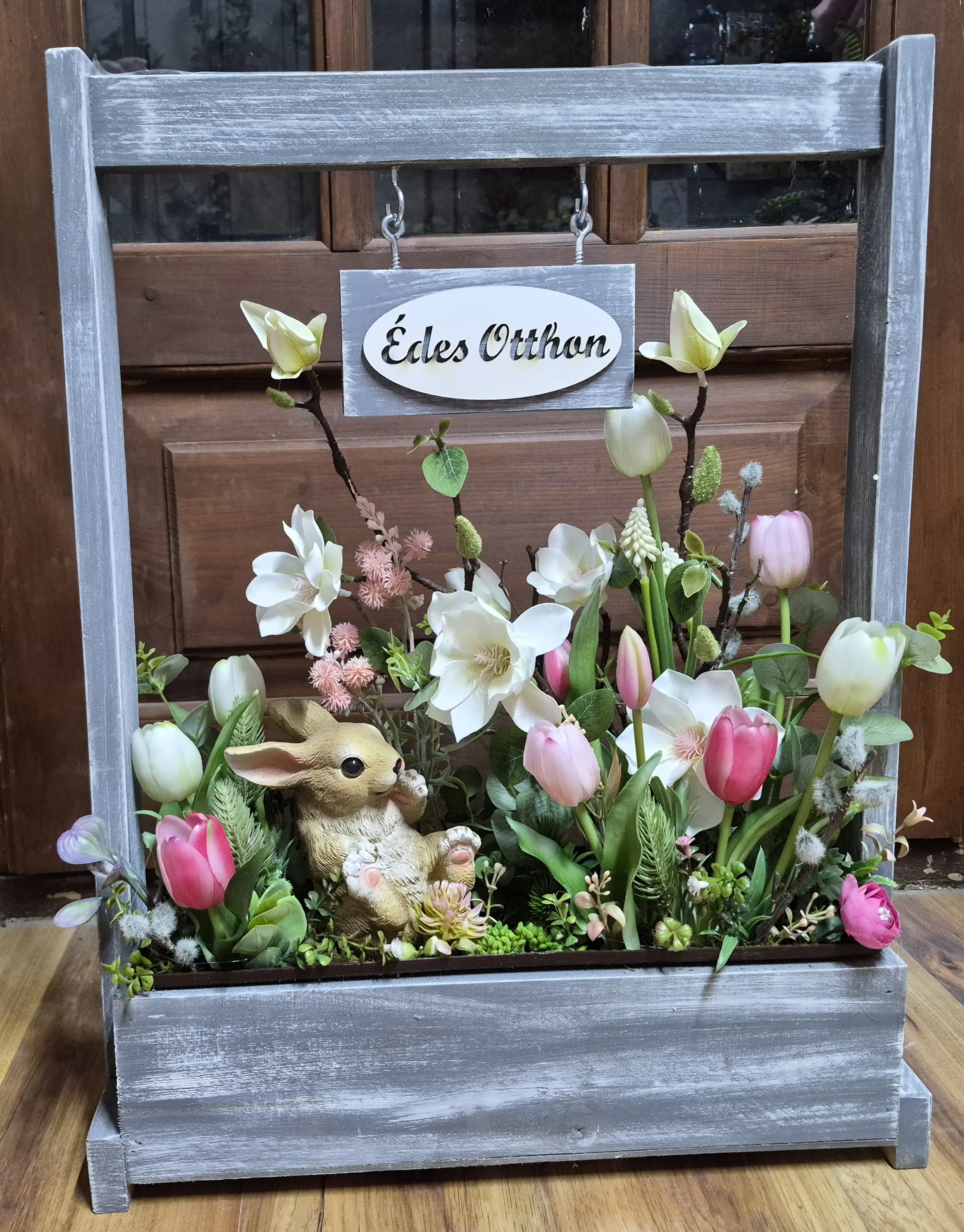 Lakásdekor virágkompozíció