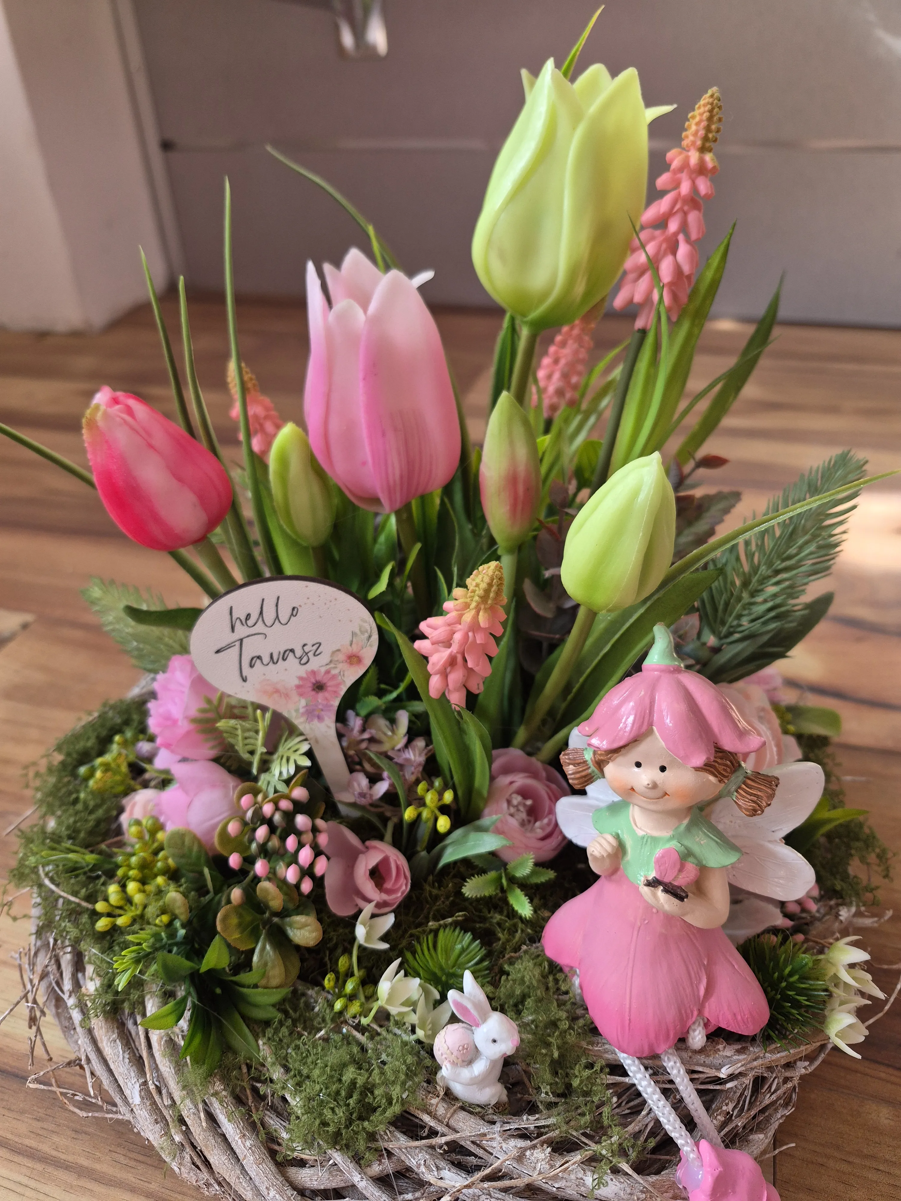 Lakásdekor virágkompozíció