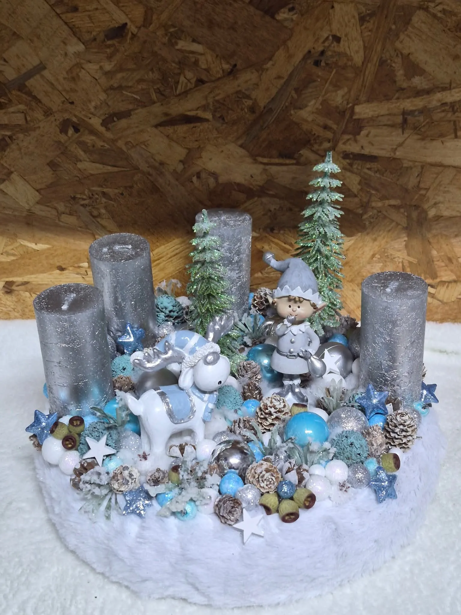 Meghitt téli virágkompozíció