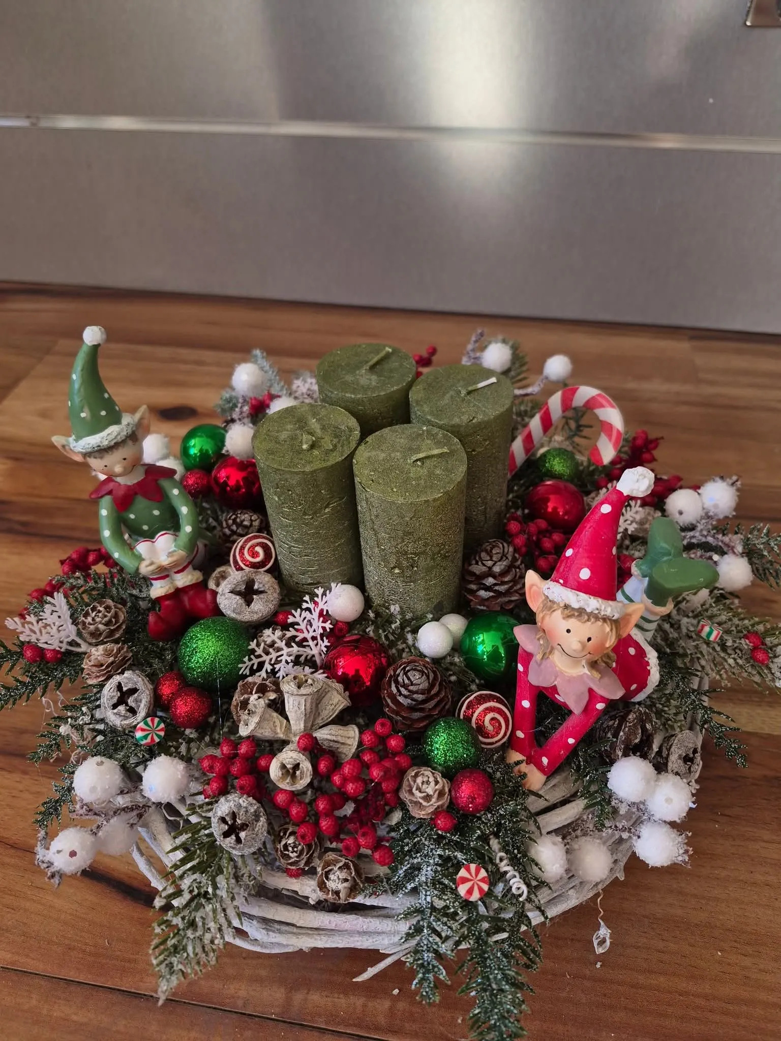 Meghitt téli virágkompozíció