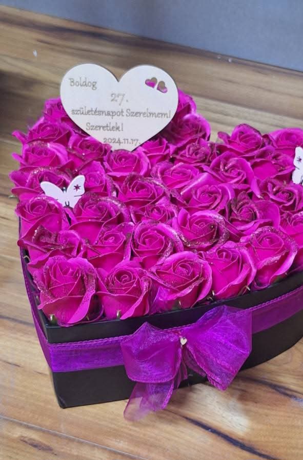 Elegáns virágbox kompozíció