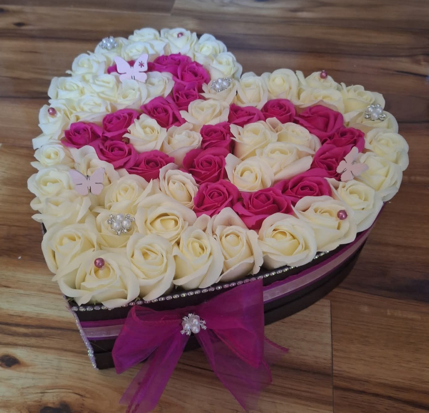 Elegáns virágbox dekoráció